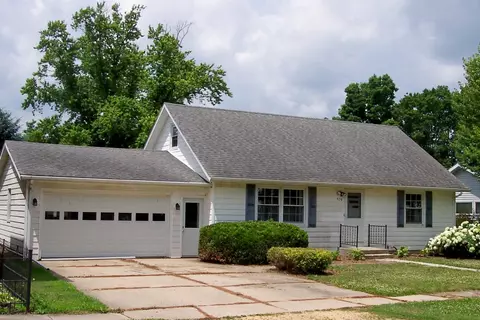 306 S Third Ave, Forreston, IL 61030