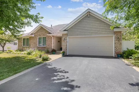 4693 Lindbloom Ln, Cherry Valley, IL 61016