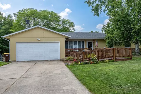 624 Santa Fe Dr, Freeport, IL 61032