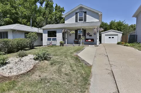 315 Sherwood Ave, East Dubuque, IL 61025
