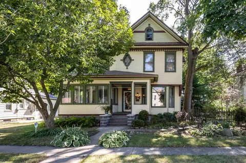 401 S 3rd St, Oregon, IL 61061