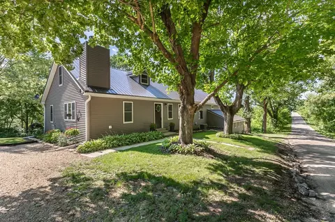 5134 N Broadway Rd, Apple River, IL 61001
