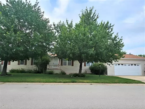 5532 Cypress Ln, Machesney Park, IL 61115