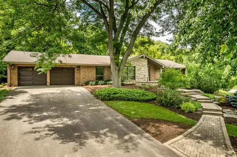 10694 Saddle Path Rd, Belvidere, IL 61008
