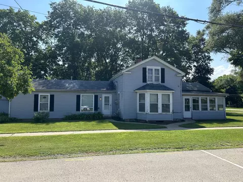 10825 Main St, Roscoe, IL 61073