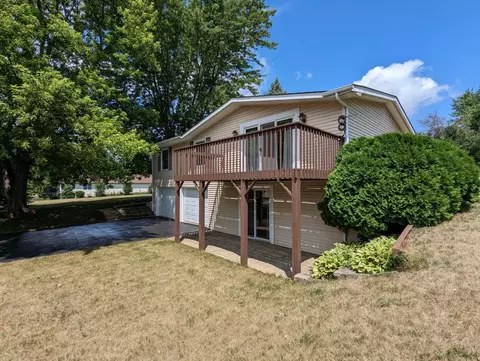 964 Breckenboro Rd, Lake Summerset, IL 61019