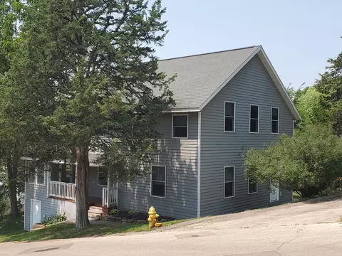 354 N Division St, Galena, IL 61036