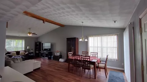 10208 Monarch Rd, Roscoe, IL 61073 photo 6