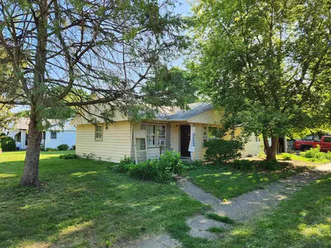 1312 Renrose Ave, Loves Park, IL 61111