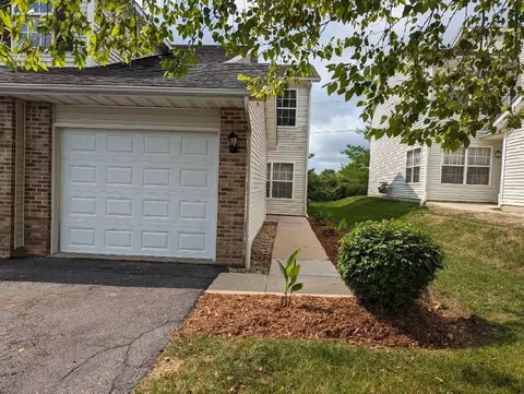 3000 Trillium Trl, Poplar Grove, IL 61065