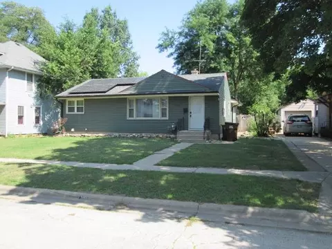 706 Lawn Dr, Loves Park, IL 61111