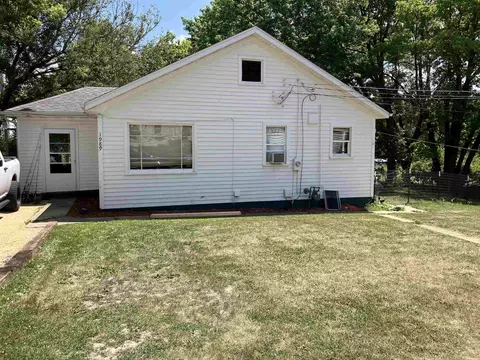 1979 1989 Rt 75 E, Freeport, IL 61032 photo 7