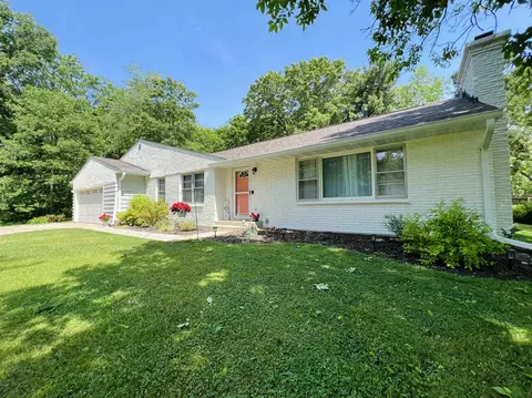 6888 Thorndale Ct, Roscoe, IL 61073 photo 2
