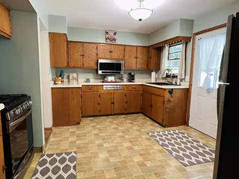 6888 Thorndale Ct, Roscoe, IL 61073 photo 10