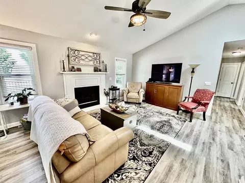 622 Dickerson Dr, Winnebago, IL 61088 photo 5