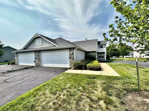 4944 Rolex Pkwy, Loves Park, IL 61111