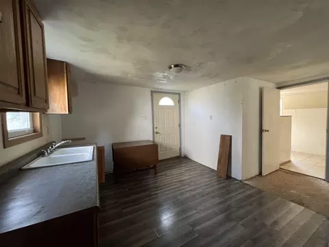 208 E Washington St, Mount Carroll, IL 61053 photo 9
