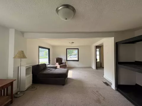 208 E Washington St, Mount Carroll, IL 61053 photo 4