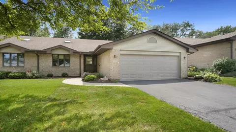 6075 Carriage Green Apt 5a Way, Rockford, IL 61108