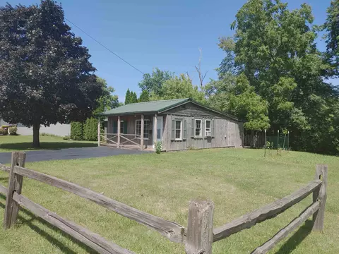 725 W Locust St, Belvidere, IL 61008