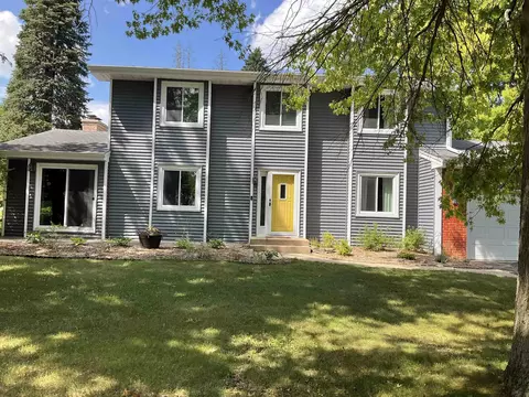 4852 Crofton Dr, Rockford, IL 61114