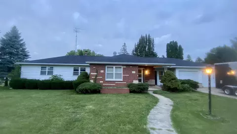 308 E Broad St, Mount Carroll, IL 61053