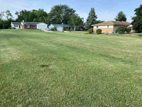 1902 Devon Ct, Freeport, IL 61032 photo 3