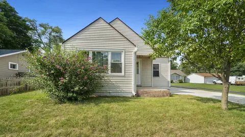 518 Sawyer Rd, Rockford, IL 61109