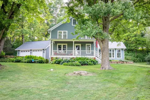 8506 W Buckhill Rd, Galena, IL 61036