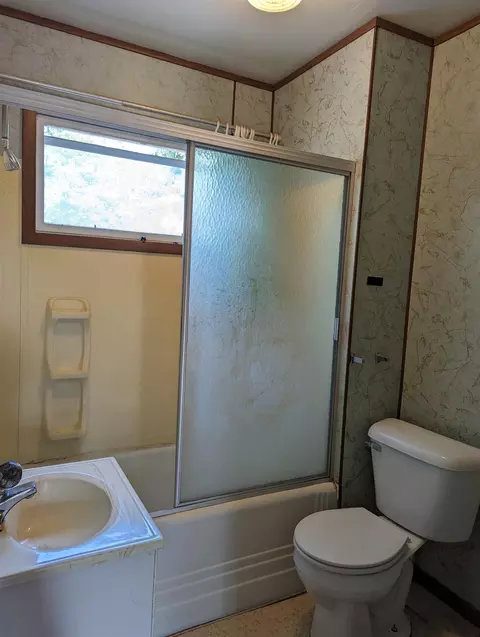830 S Chippewa Ave, Freeport, IL 61032 photo 11