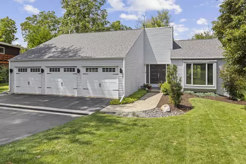 5038 Whittier Ln, Rockford, IL 61114