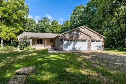 9988 S Derinda Rd, Elizabeth, IL 61028