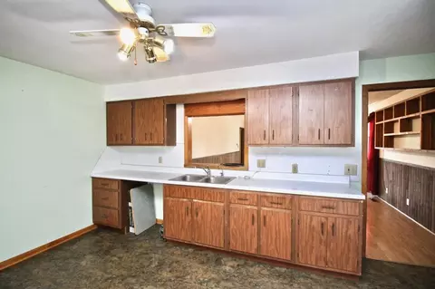 511 E Buffalo St, Polo, IL 61064 photo 4