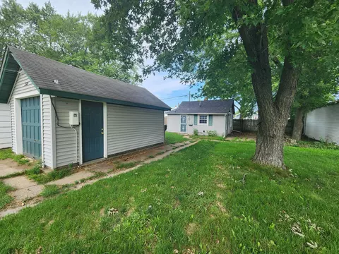 338 Sheridan Dr, Loves Park, IL 61111