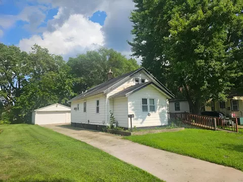 2822 10th St, Rockford, IL 61109