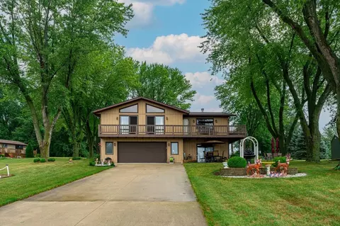 1004 Autumn Ct, Davis, IL 61019
