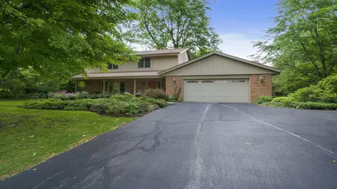 5742 Shelford Ln, Rockford, IL 61107