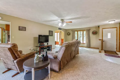 13352 Parkcrest Pl, Roscoe, IL 61073 photo 5