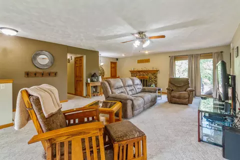 13352 Parkcrest Pl, Roscoe, IL 61073 photo 4