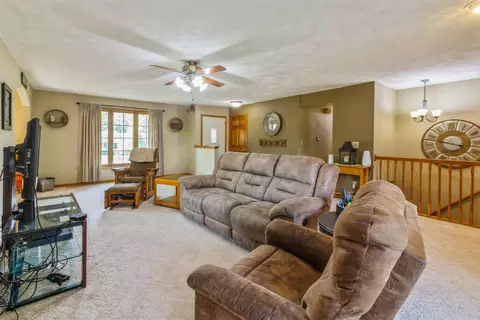13352 Parkcrest Pl, Roscoe, IL 61073 photo 3