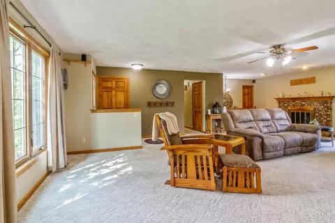 13352 Parkcrest Pl, Roscoe, IL 61073 photo 8