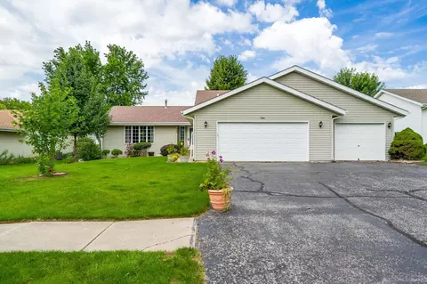 966 Candleford Ln, Rockford, IL 61108