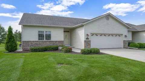 5953 Fox Basin Rd, Rockford, IL 61108