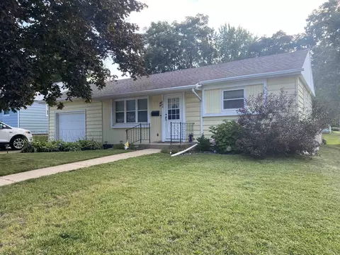 944 Jefferson Dr, Freeport, IL 61032