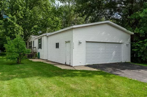 4510 Harris Dr, Poplar Grove, IL 61065