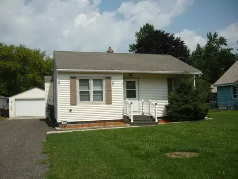 718 Evans Ave, Machesney Park, IL 61115
