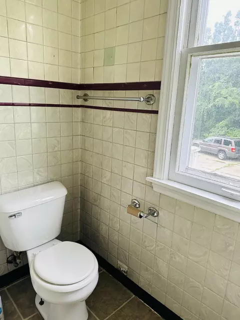 310 S Walnut Ave, Freeport, IL 61032 photo 21