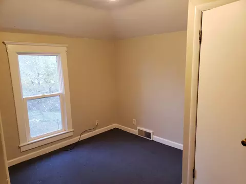 310 S Walnut Ave, Freeport, IL 61032 photo 11