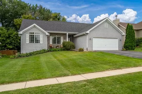 9271 Emerson Pkwy, Machesney Park, IL 61115