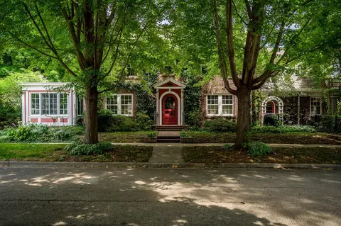 225 Sheridan St, Rockford, IL 61103